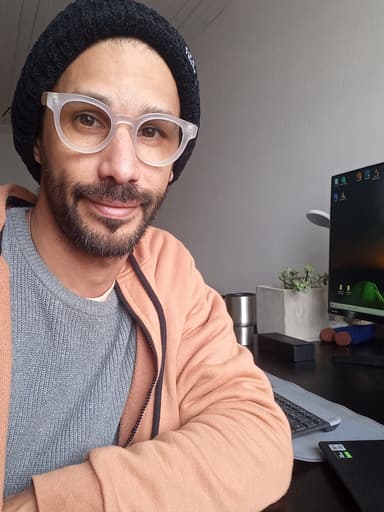 Julian Battaglino - Desarrollador Web Avatar Barba